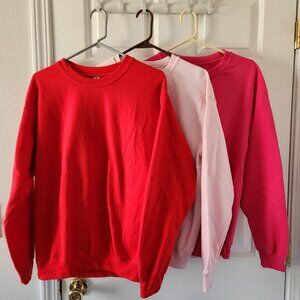 Bundle of Gildan Heavyweight Red Pink Crewneck Sweatshirts - Size M